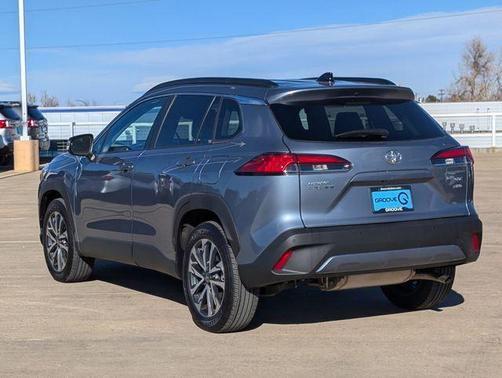 2025 Toyota Corolla Cross XLE