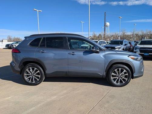 2025 Toyota Corolla Cross XLE