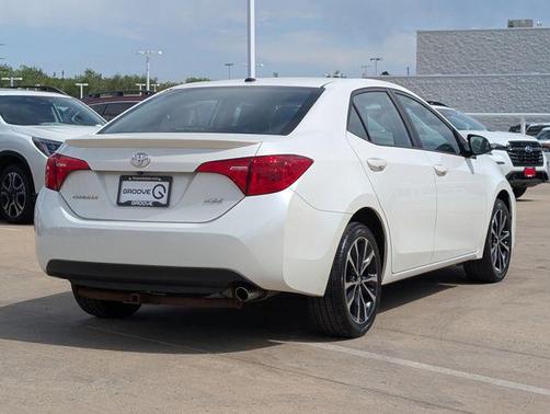Blizzard Pearl 2018 Toyota Corolla XSE