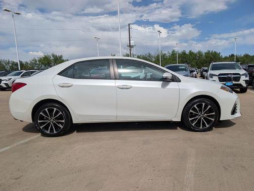 Blizzard Pearl 2018 Toyota Corolla XSE