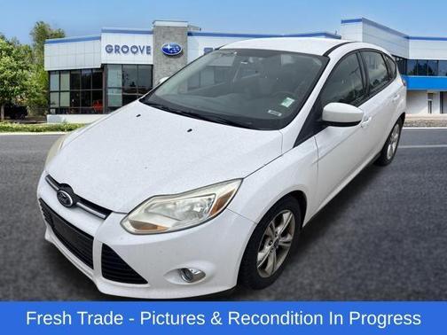 Oxford White 2012 Ford Focus SE