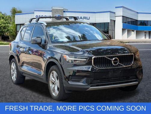 Onyx Black Metallic 2020 Volvo XC40 T5 Momentum