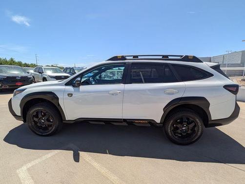 Crystal White Pearl 2023 Subaru Outback Wilderness