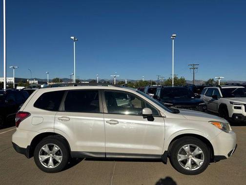 Satin White Pearl 2014 Subaru Forester 2.5i Premium