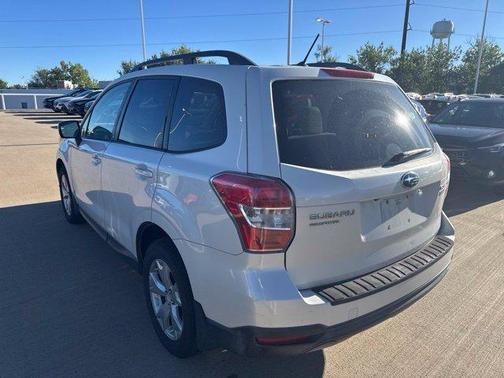 Satin White Pearl 2014 Subaru Forester 2.5i Premium