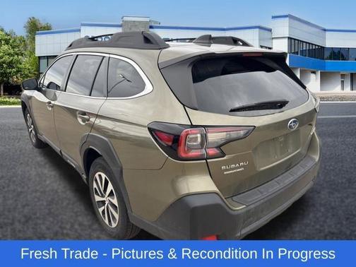 Autumn Green Metallic 2025 Subaru Outback Premium