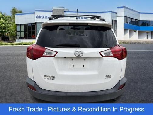 Super White 2013 Toyota RAV4 XLE