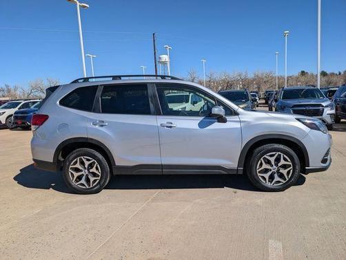 2024 Subaru Forester Premium