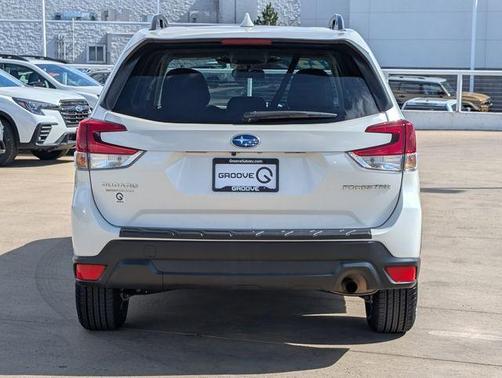 Crystal White Pearl 2023 Subaru Forester Premium