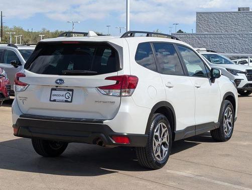 Crystal White Pearl 2023 Subaru Forester Premium