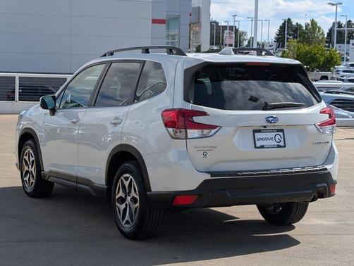 Crystal White Pearl 2023 Subaru Forester Premium