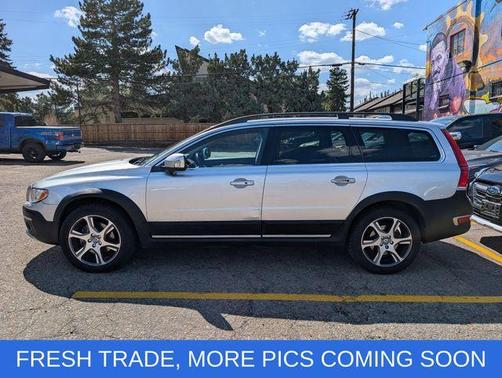 Bright Silver Metallic 2015 Volvo XC70 T6