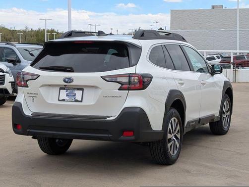 Crystal White Pearl 2025 Subaru Outback Premium