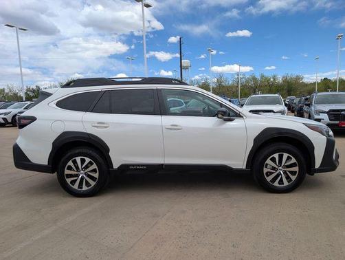 Crystal White Pearl 2025 Subaru Outback Premium