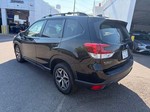 Crystal Black Silica 2019 Subaru Forester Premium