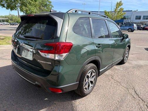 Cascade Green Silica 2024 Subaru Forester Premium