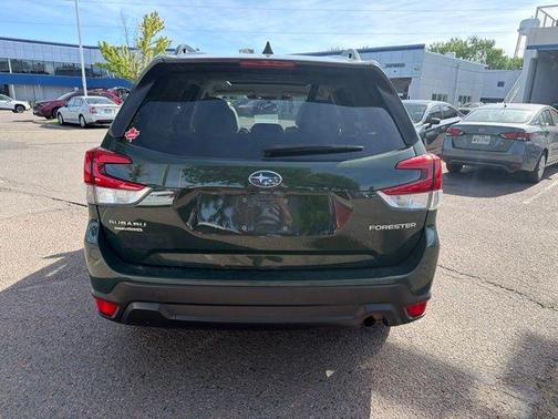 Cascade Green Silica 2024 Subaru Forester Premium