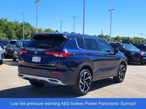 2024 Mitsubishi Outlander SE