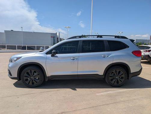 Ice Silver Metallic 2022 Subaru Ascent Onyx Edition