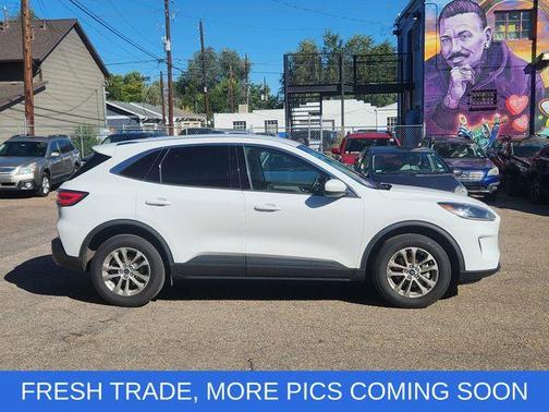 2020 Ford Escape SE