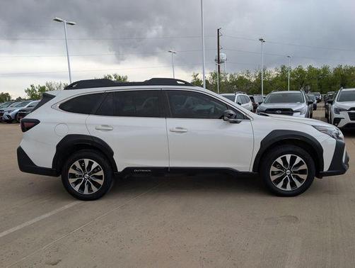 Crystal White Pearl 2024 Subaru Outback Limited