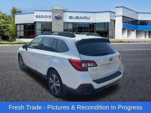 Crystal White Pearl 2018 Subaru Outback 2.5i Limited