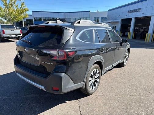 Crystal Black Silica 2025 Subaru Outback Limited