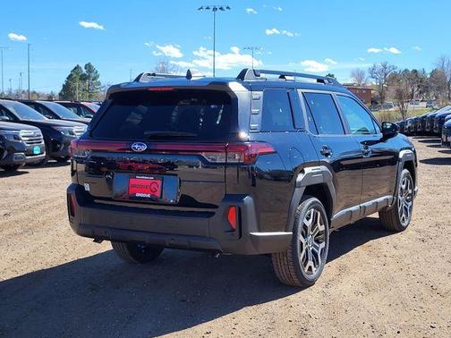 Crystal Black Silica 2026 Subaru Outback Touring XT