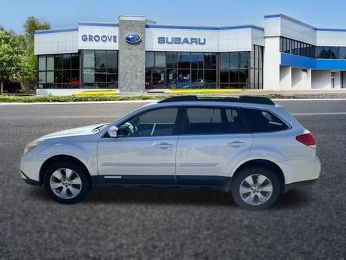 White 2012 Subaru Outback 2.5i Limited