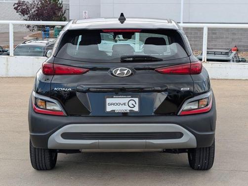 Ultra Black 2022 Hyundai KONA SE