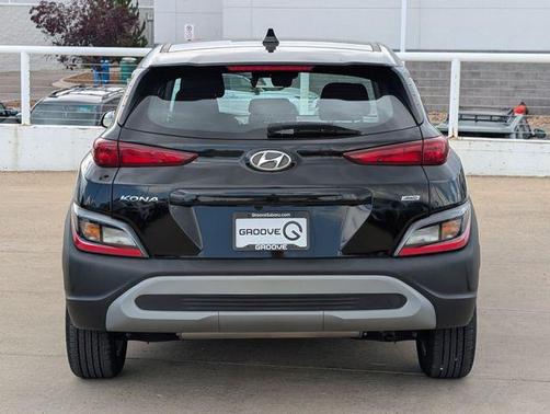 Ultra Black 2022 Hyundai KONA SE