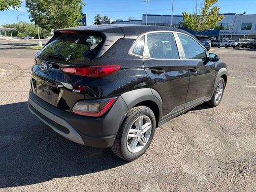 Ultra Black 2022 Hyundai KONA SE