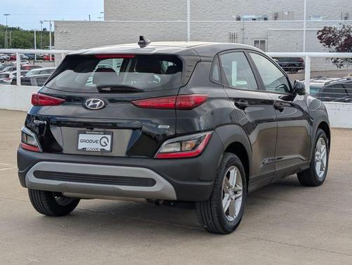Ultra Black 2022 Hyundai KONA SE