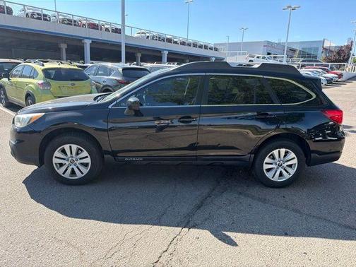 Crystal Black Silica 2017 Subaru Outback 2.5i Premium