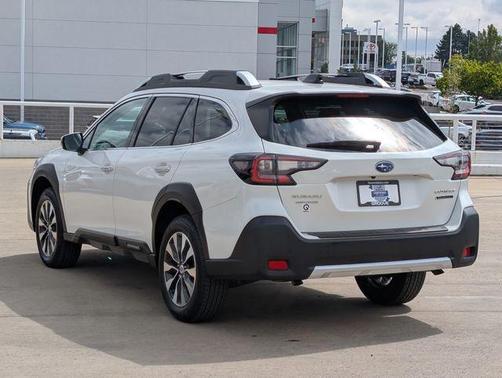 Crystal White Pearl 2025 Subaru Outback Touring XT