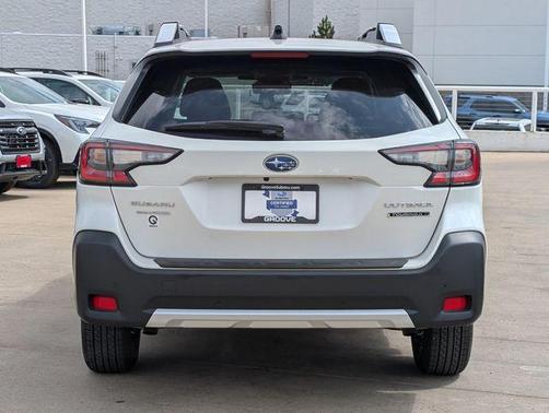 Crystal White Pearl 2025 Subaru Outback Touring XT