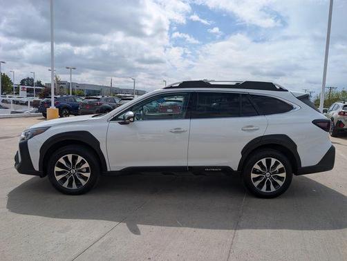 Crystal White Pearl 2025 Subaru Outback Touring XT