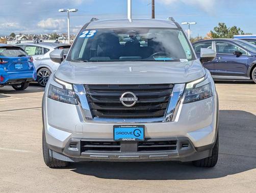 2023 Nissan Pathfinder SV