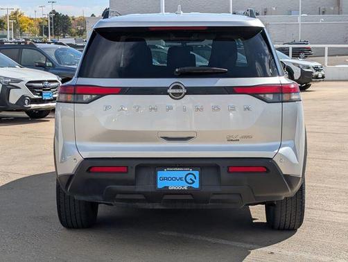 2023 Nissan Pathfinder SV