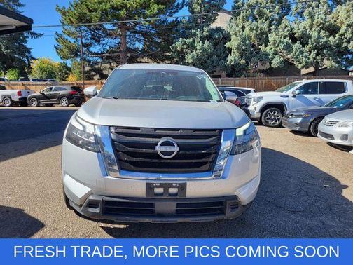 2023 Nissan Pathfinder SV