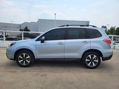 Ice Silver Metallic 2017 Subaru Forester 2.5i Premium