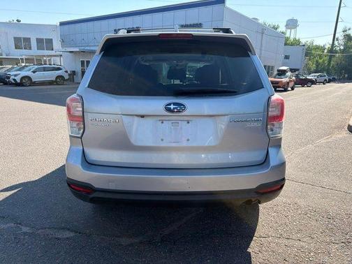 Ice Silver Metallic 2017 Subaru Forester 2.5i Premium