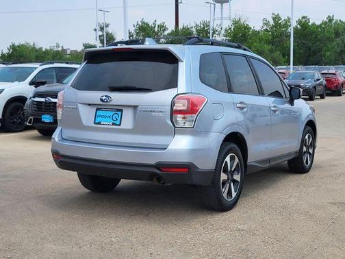 Ice Silver Metallic 2017 Subaru Forester 2.5i Premium