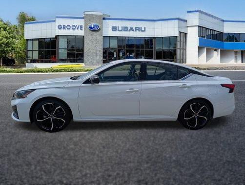 Glacier White 2024 Nissan Altima 2.5 SR