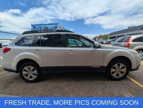 White 2012 Subaru Outback 2.5i Premium