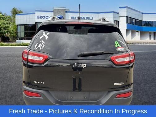 Brilliant Black Crystal Pearlcoat 2015 Jeep Cherokee Latitude