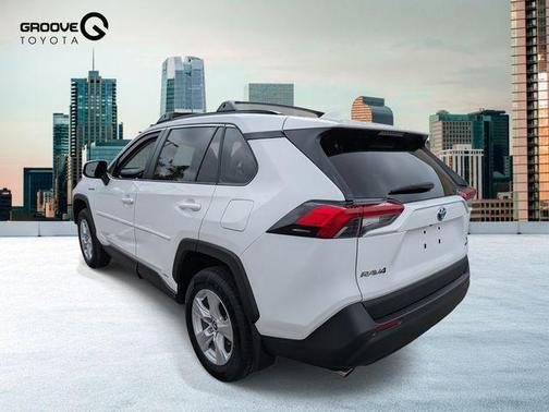 2020 Toyota RAV4 Hybrid XLE