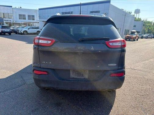 Granite Crystal Clearcoat Metallic 2014 Jeep Cherokee Latitude