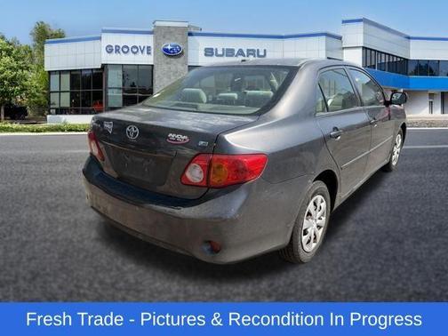 Magnetic Gray Metallic 2009 Toyota Corolla LE