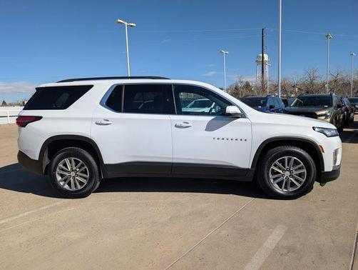 2022 Chevrolet Traverse LT Cloth